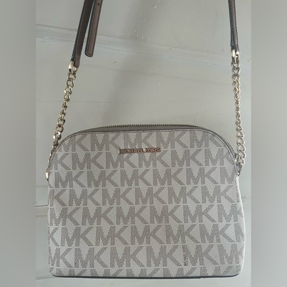 Michael kors crossbody - Picture 2 of 4